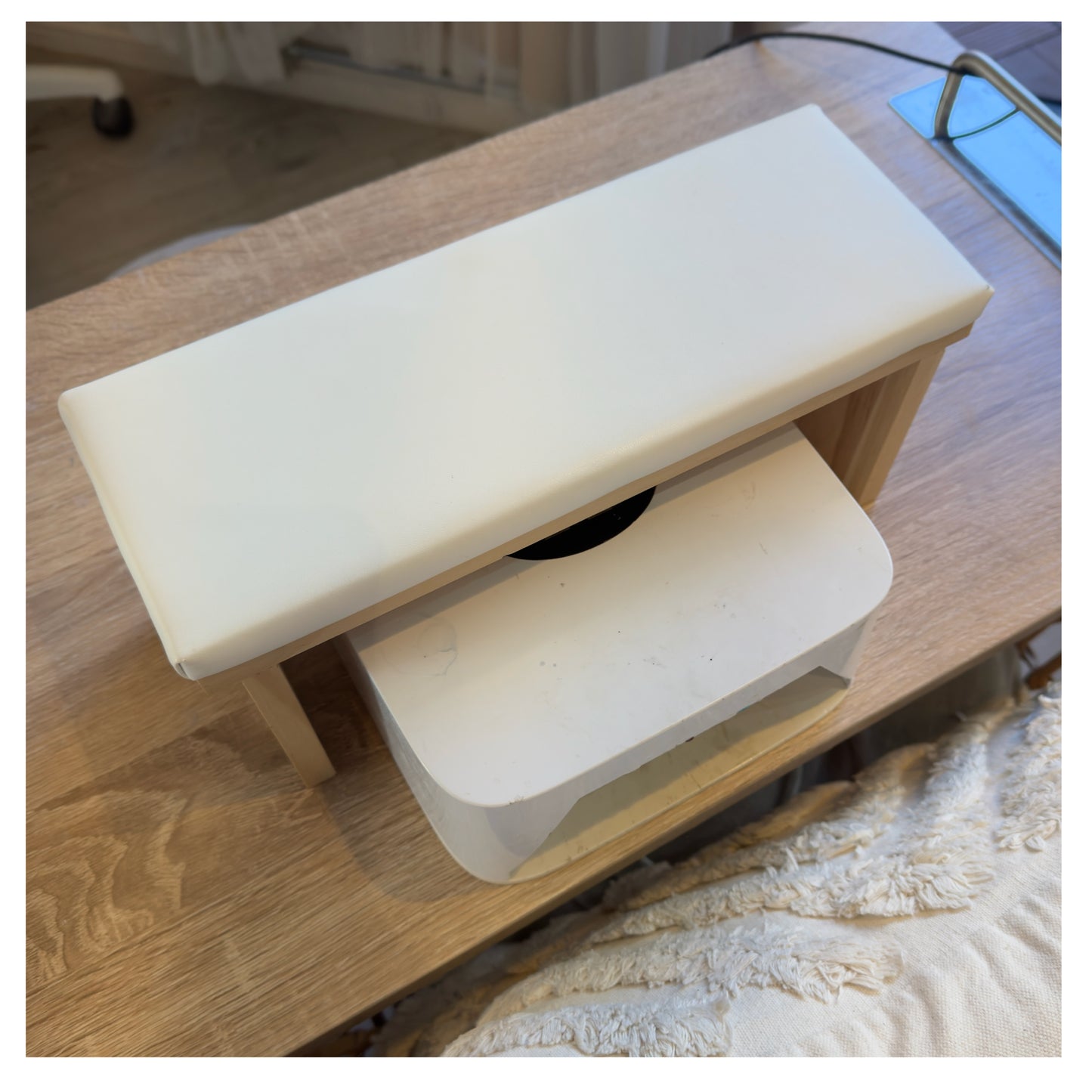 アームレスト(ライト収納)